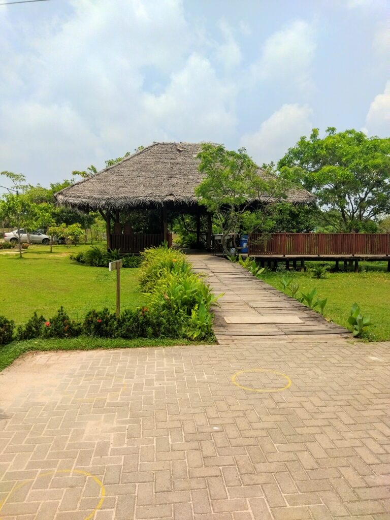 Hut located inside Diyasaru Park