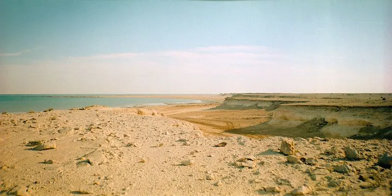 Photo of deserted Zekreet Beach