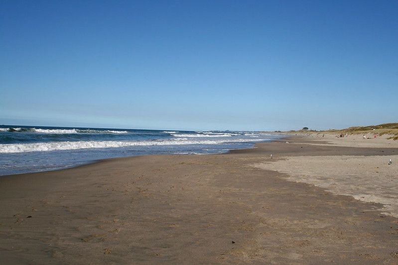 Photo of lonely Papamoa Beach