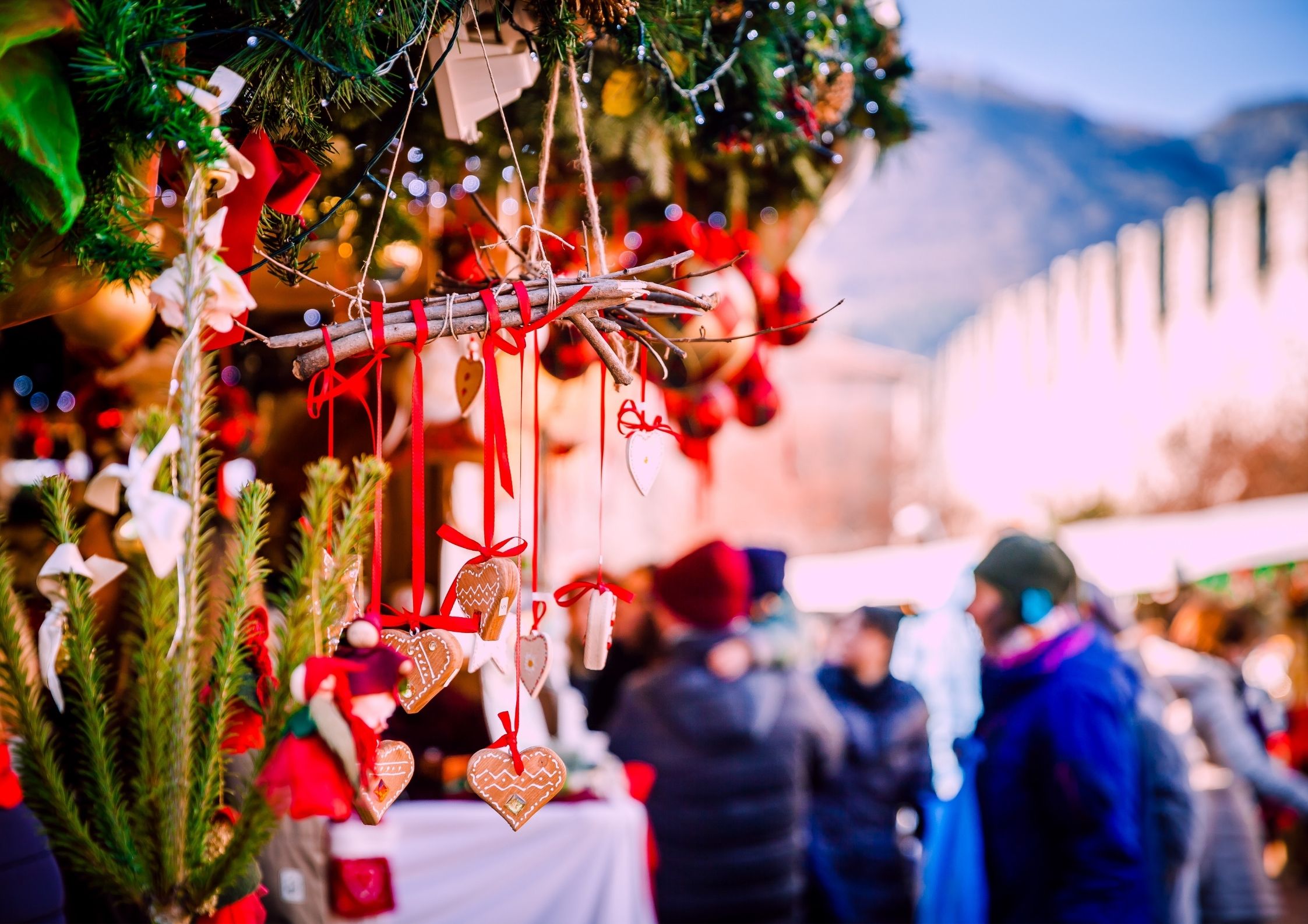 does-italy-celebrate-christmas-other-celebrated-holidays-travelperi